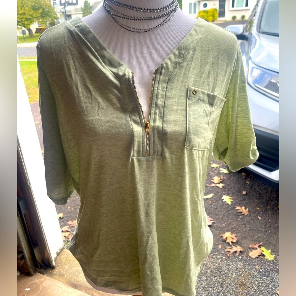 1/4 zip Pocket Tee